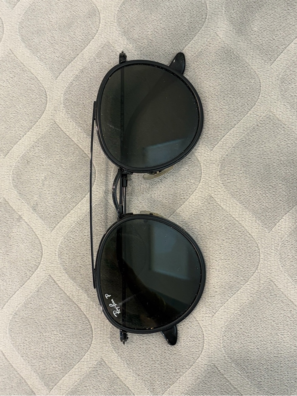 Ray-Ban Black Round Metal Sunglasses with Dark Lenses